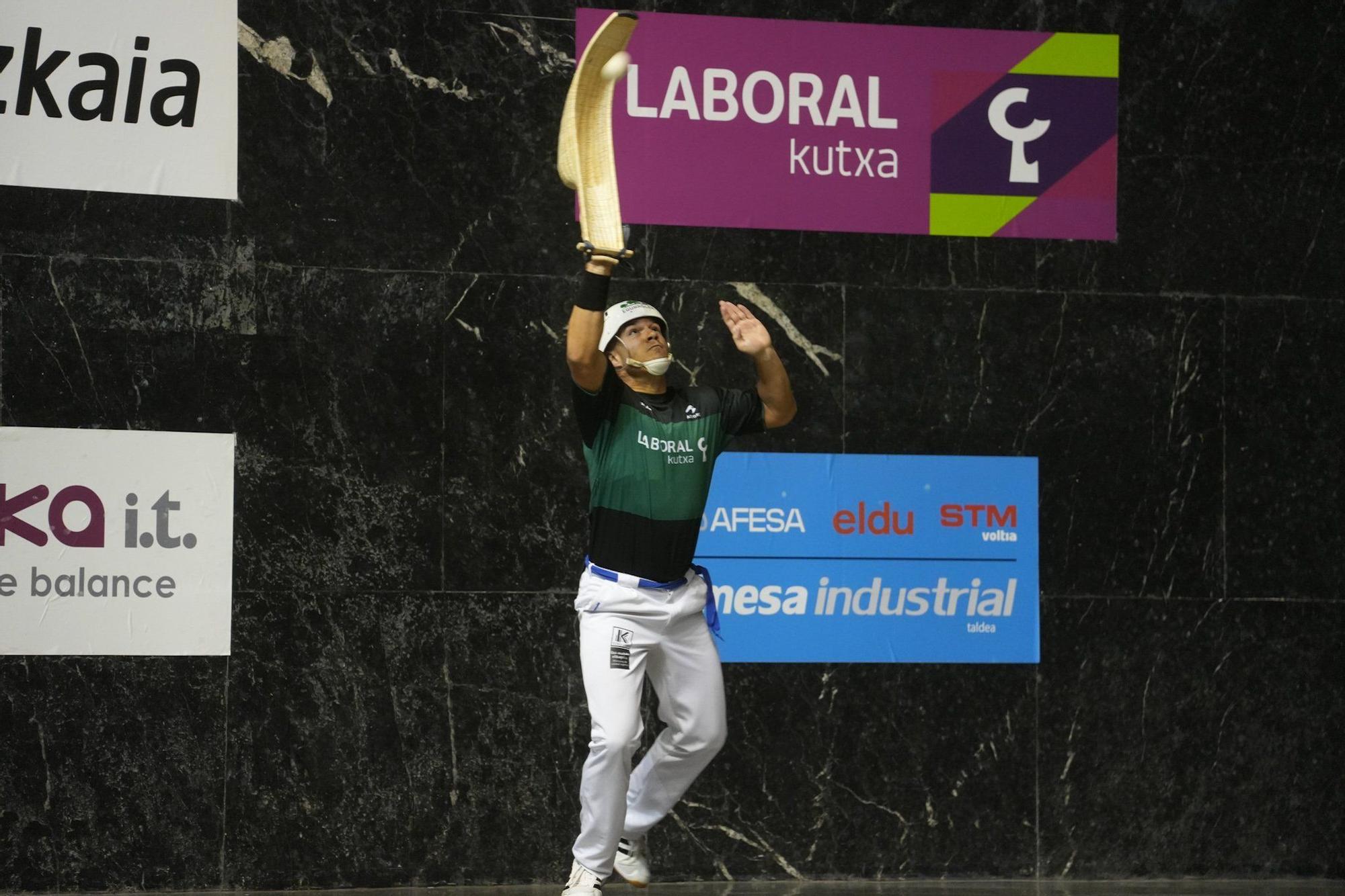 Alex Goitiandia-Lekerika y Urreisti-López suman sus primeros triunfos del Winter Series ante Johan-Gorka y Goixerri-Manci en la jornada inaugural del Winter Series.