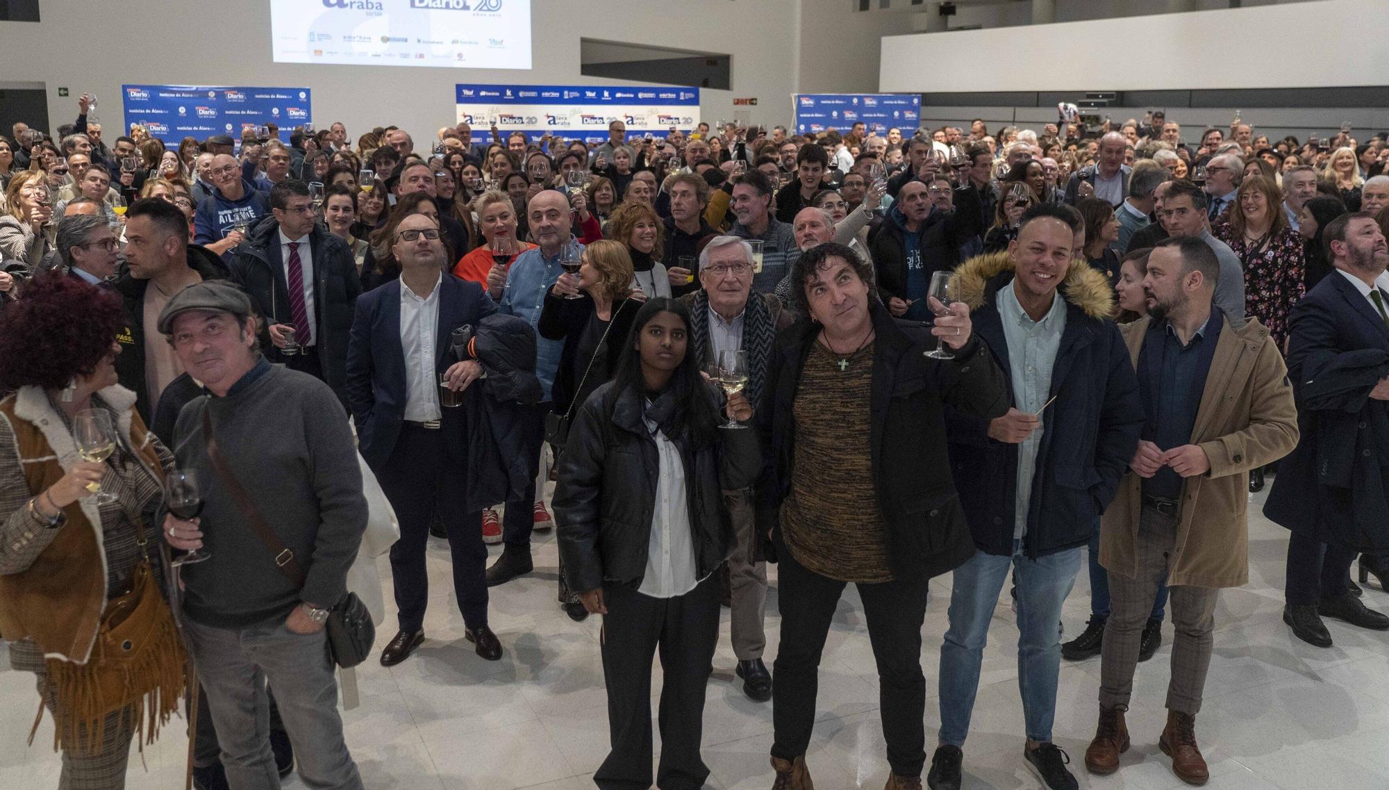 En imágenes: Más de 600 invitados celebran los 20 años de DNA en los Premios +Álava Sariak