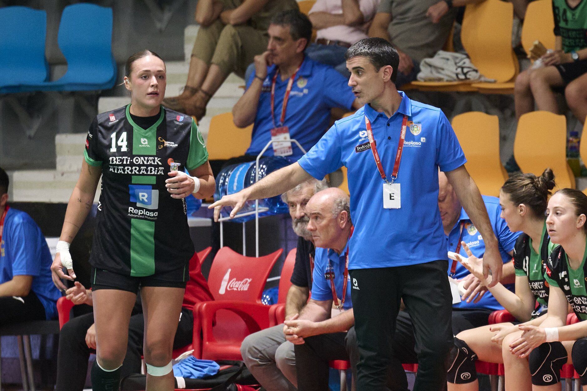 Fotos de las semifinales de la Supercopa Ibérica de balonmano en Anaitasuna