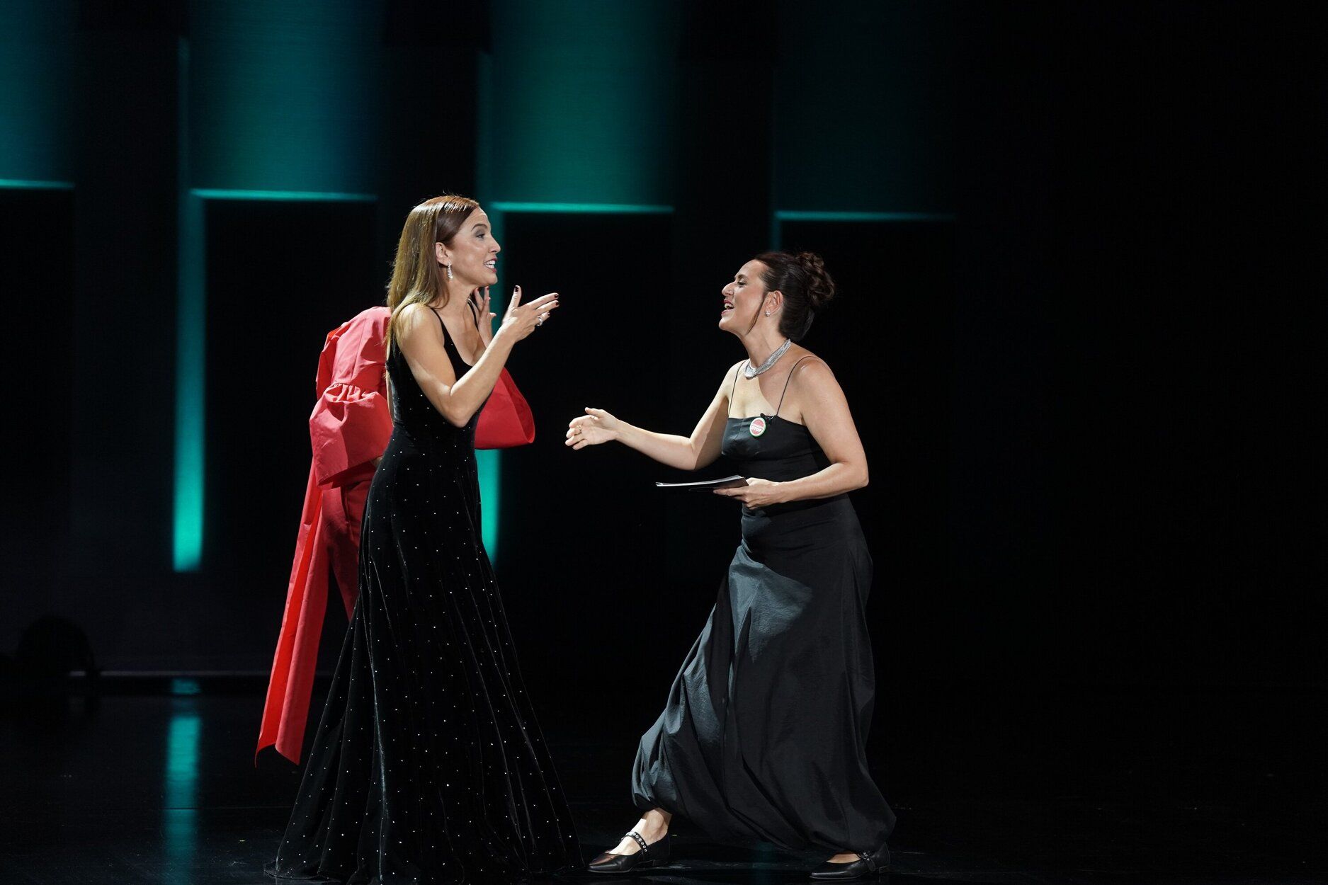 Toni Acosta e Itziar Ituño, durante la gala
