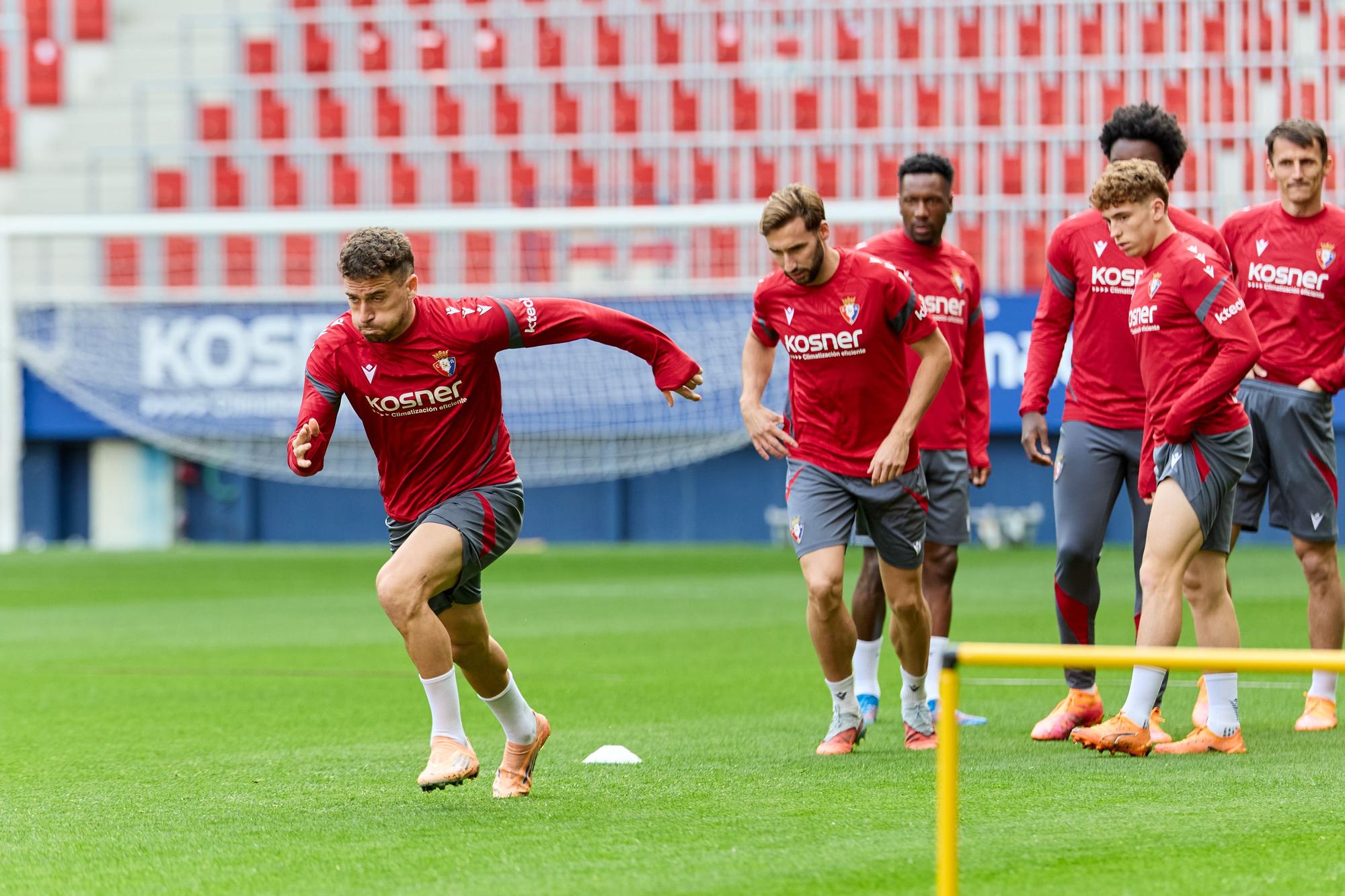 Fotos del entrenamiento de Osasuna en El Sadar (23 de octubre de 2025)