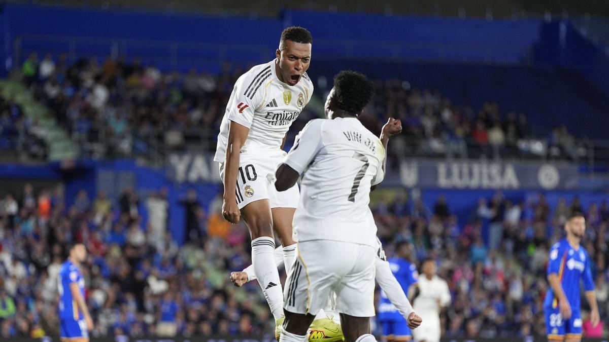 Kylian Mbappé celebra el único gol del partido.