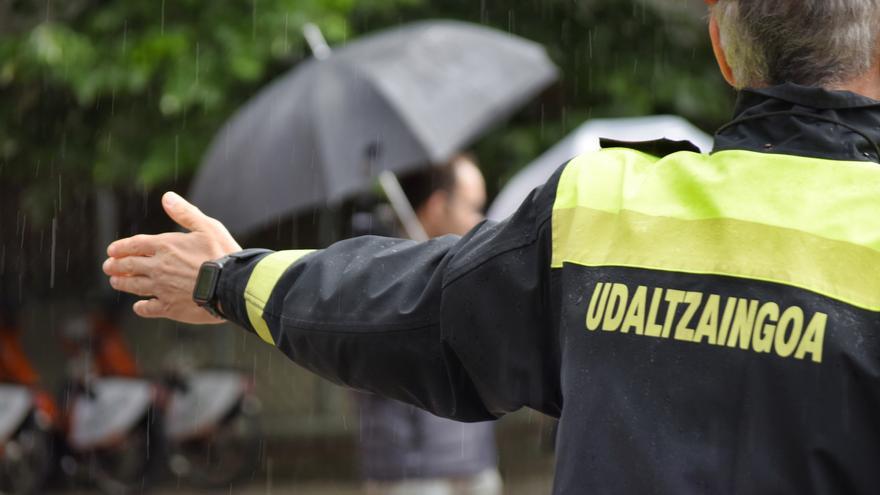 La Policía Municipal de Bilbao realizará una campaña de control de licencias de taxis y VTC