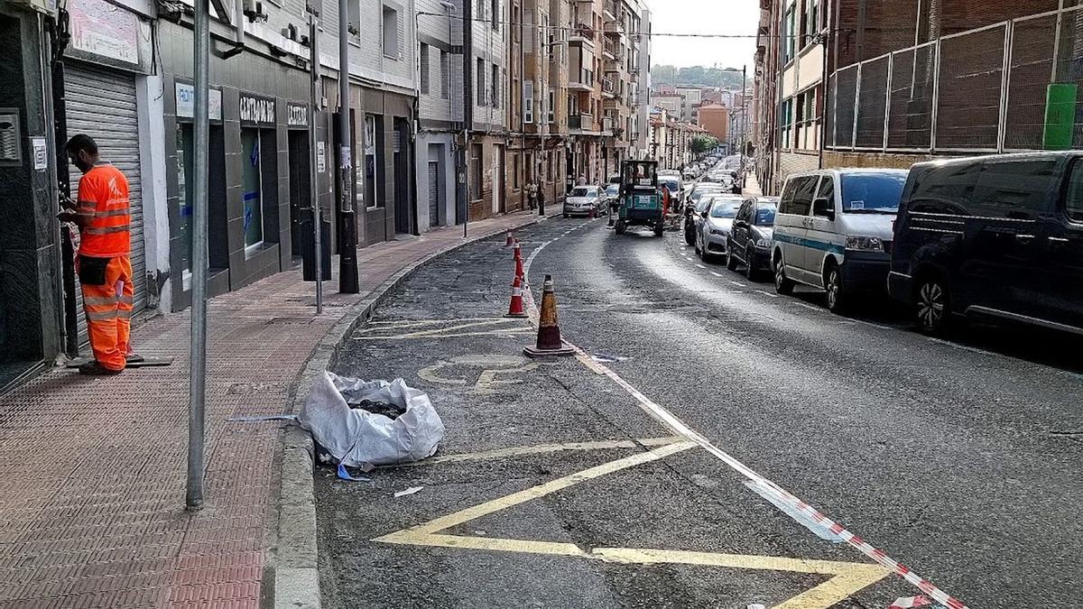 Imagen de archivo de unas obras de asfaltado ejecutadas en Barakaldo.