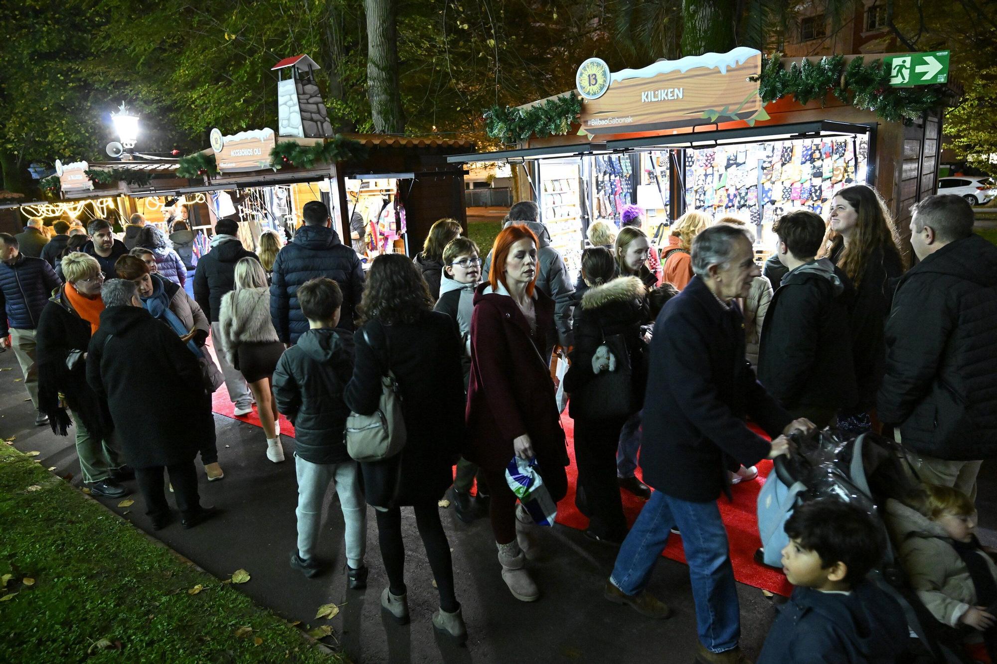 En imágenes: Luz, sonido y tradición, el mercado de Navidad de Bilbao abre sus puertas