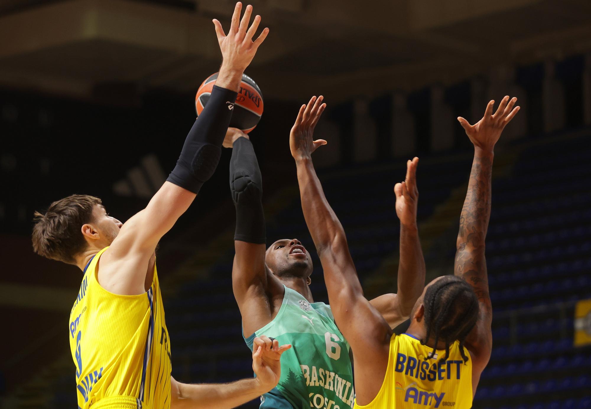 Todas las fotos del Maccabi - Baskonia