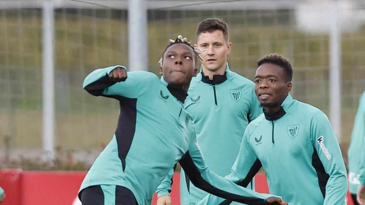 Nico Williams regresa ante el Espanyol tras superar el golpe en la espalda.