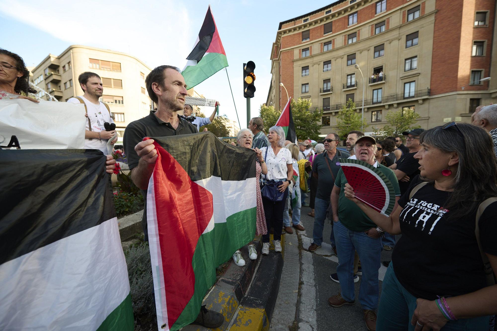 Concentración en Pamplona contra la detención de la flotilla humanitaria a Palestina