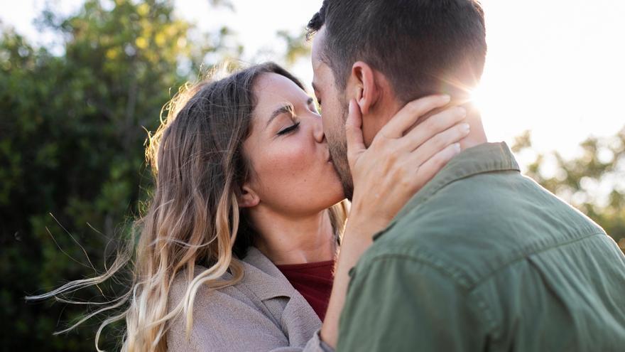 Los neandertales también se besaban: un gesto de afecto con 21 millones de años de antigüedad