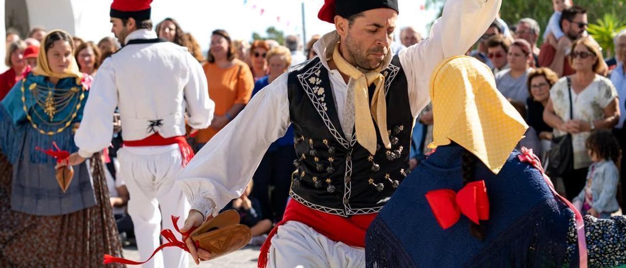 Ibiza, la isla que invita a descubrirla sin prisa