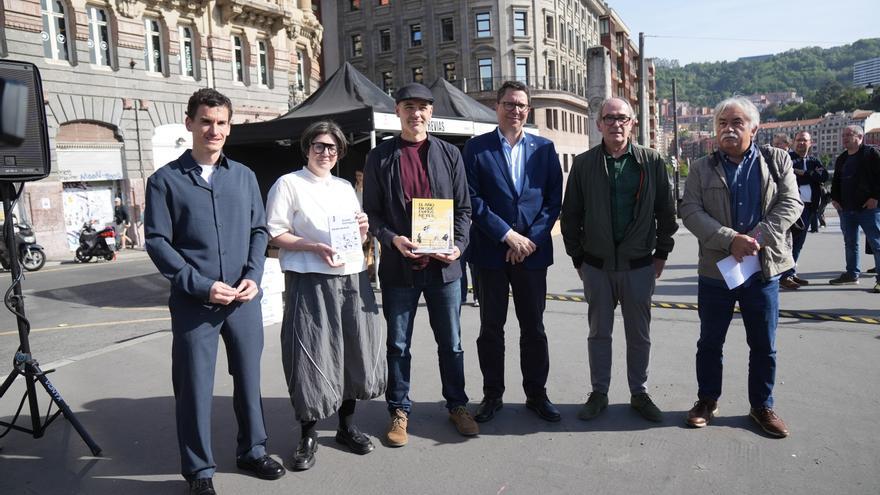 Día del Libro con  Farolillos y Quijote en Bilbao