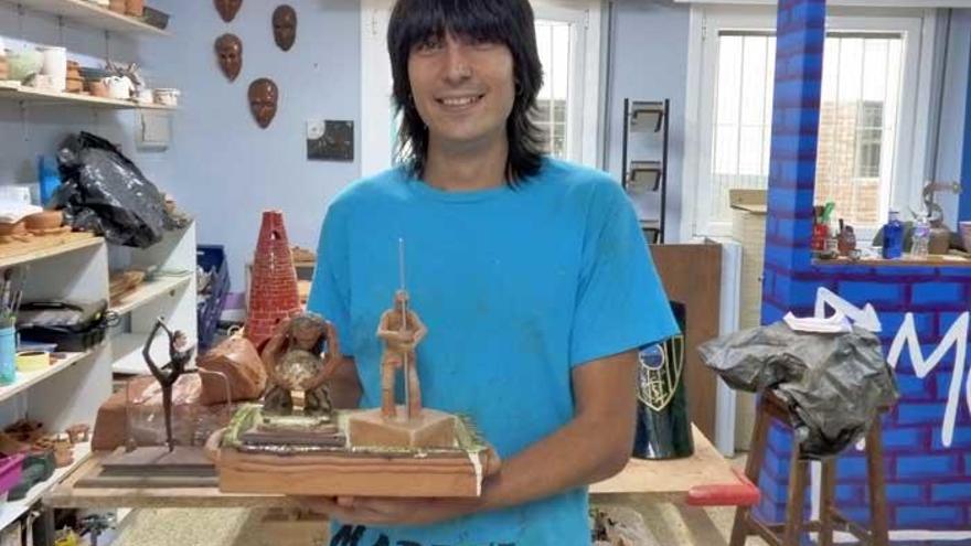 El sestaoarra Markel Gallego abrirá mañana al público su taller en el Outlet de la Plaza San Pedro