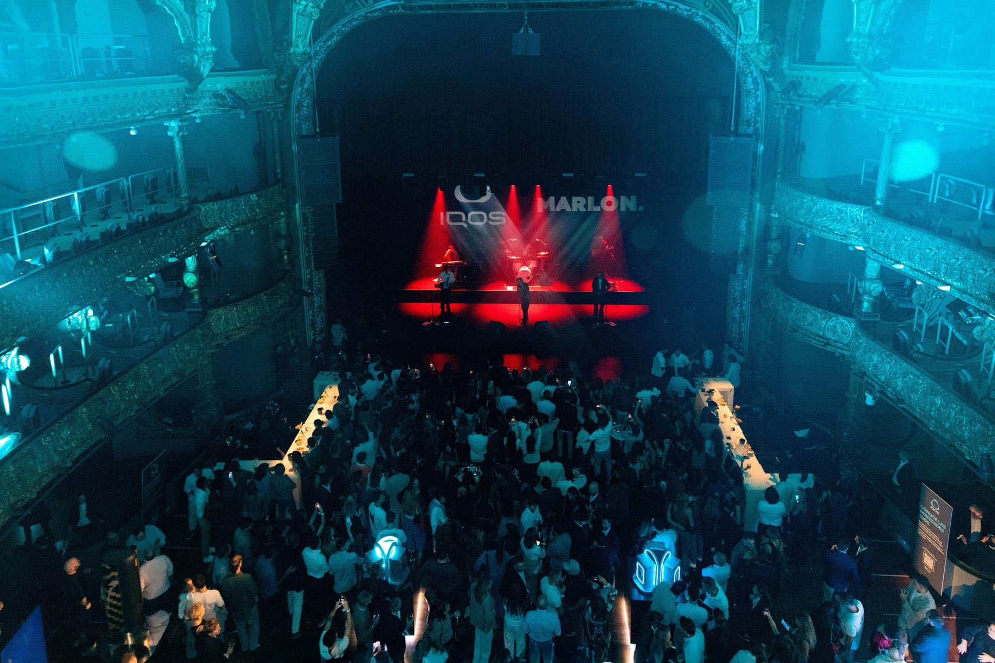 Ambiente en el interior del Teatro Campos Elíseos durante el Forever Curious Music.