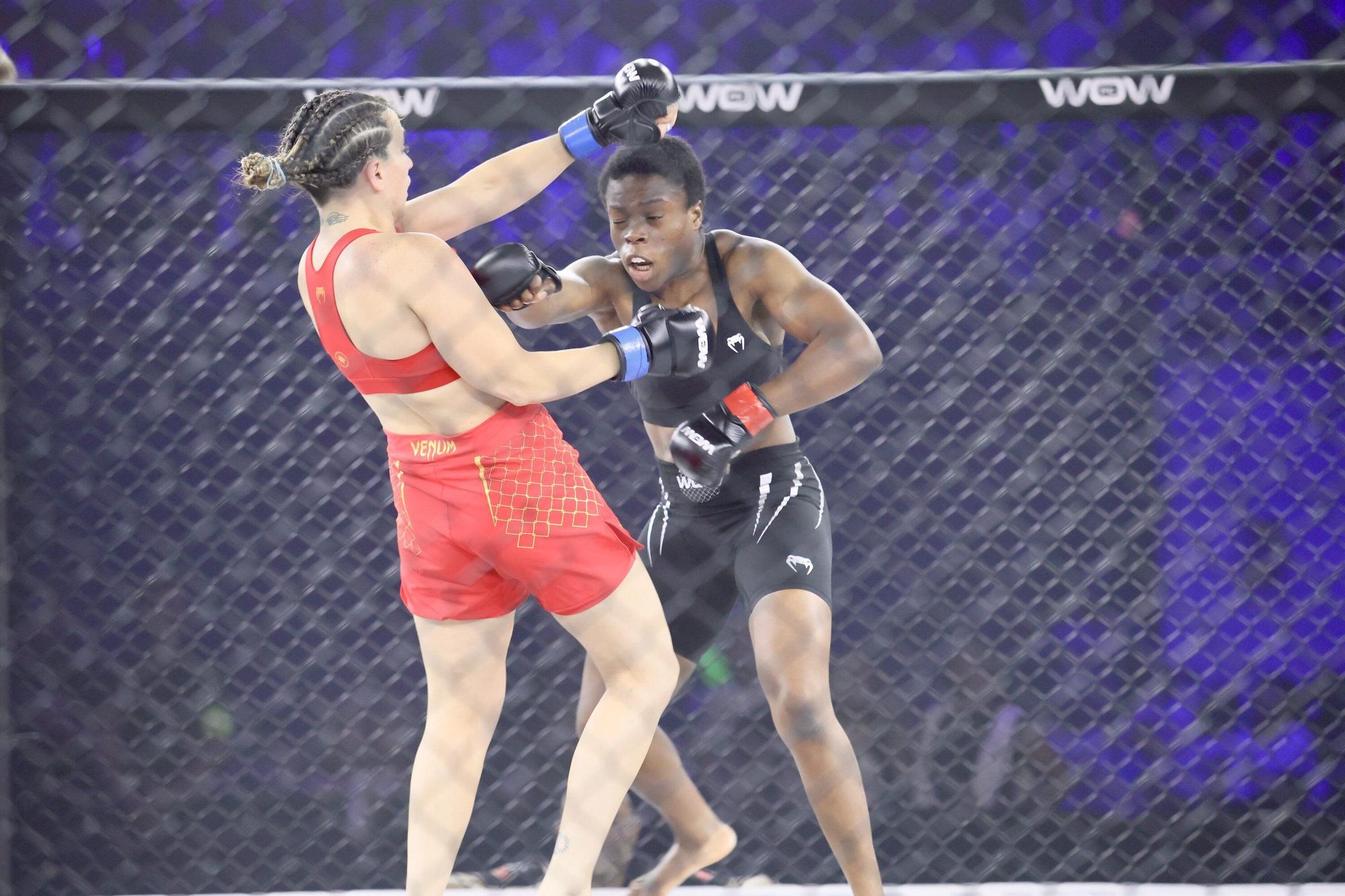 En imágenes: El Buesa se rinde al MMA con Topuria como estrella