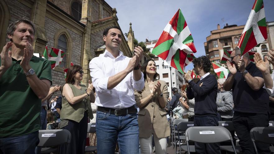 Imanol Pradales contrapone la gestión del PNV frente a quienes “no han remado” por Euskadi