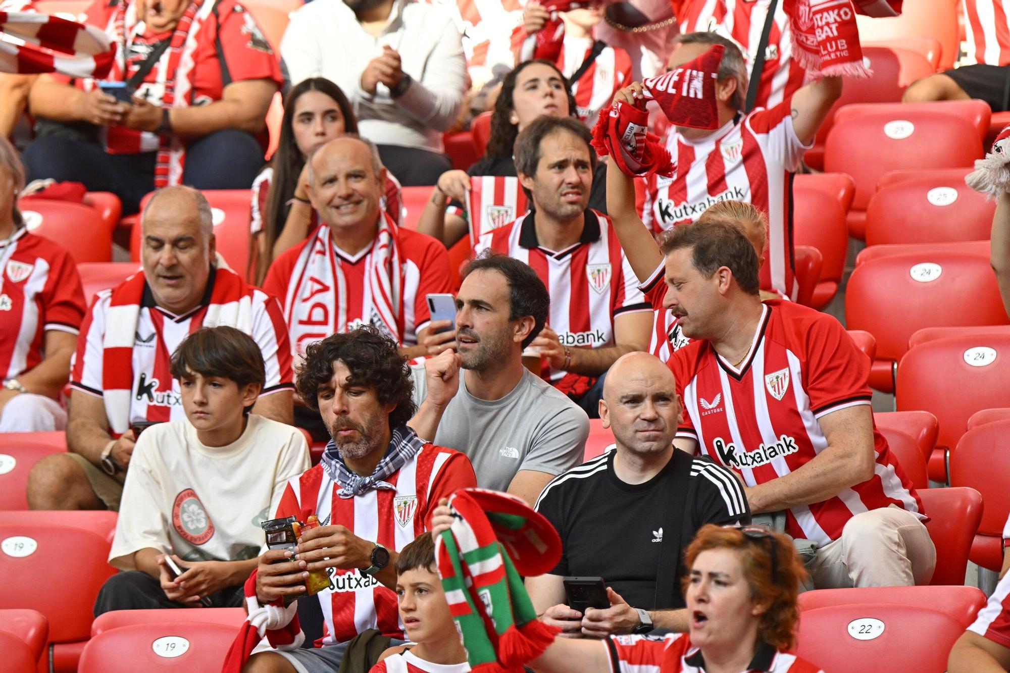 En imágenes: ¿Has estado en San Mamés viendo el Athletic-Arsenal? Búscate en nuestra galería
