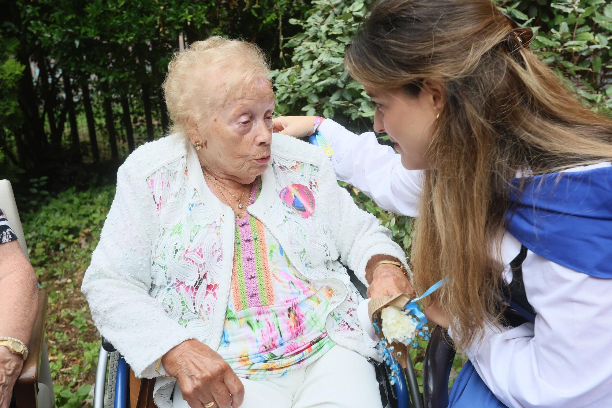 En imágenes: Siberiarrak lleva la fiesta a la residencia de ancianos Albertia Campos