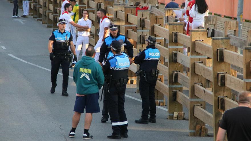 Detienen a un menor acusado de robar 1.200 euros y un collar