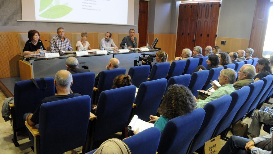 Historiadores y políticos recuerdan el terrorismo del 2000