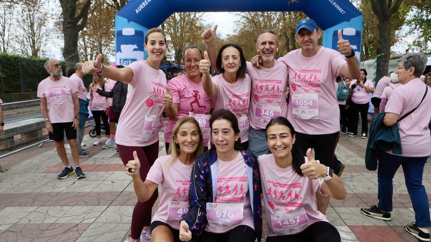 La marea rosa une fuerzas en Vitoria contra el cáncer de mama