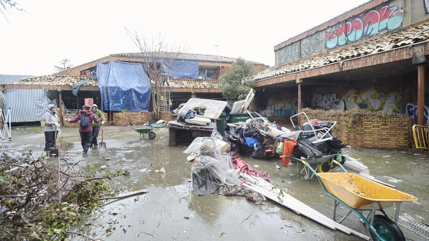 Auzolan ante el corte de agua y luz en Aranzadi: “No somos aliens, somos personas”