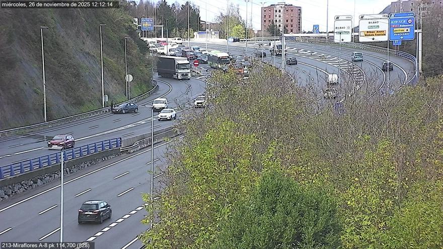 Retenciones en la A-8, a la altura de Bilbao, sentido Irun