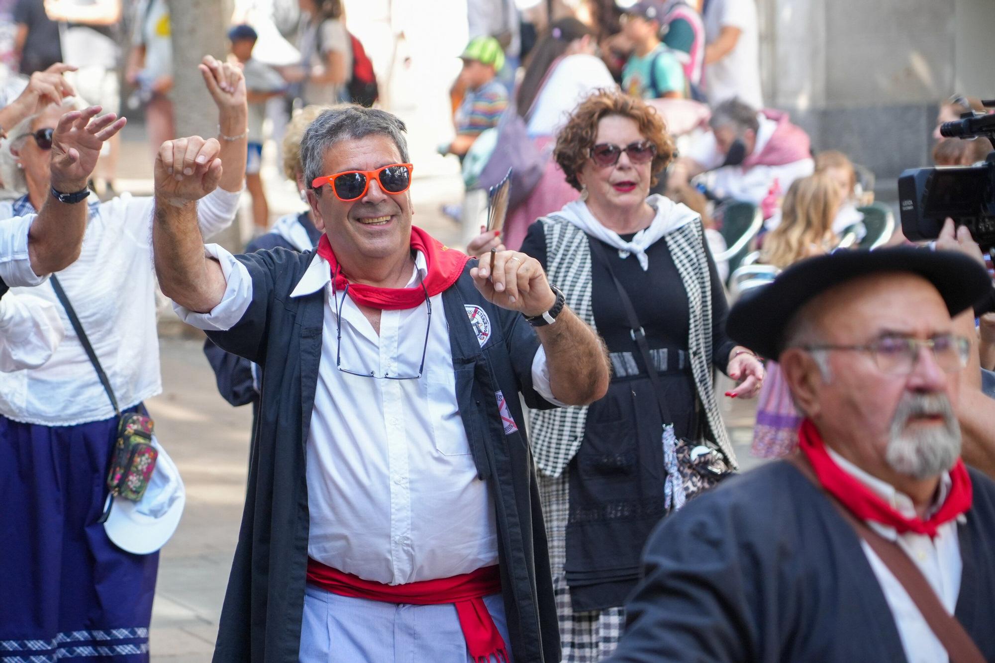 En imágenes: Blusas y neskas veteranos celebran su día grande en La Blanca