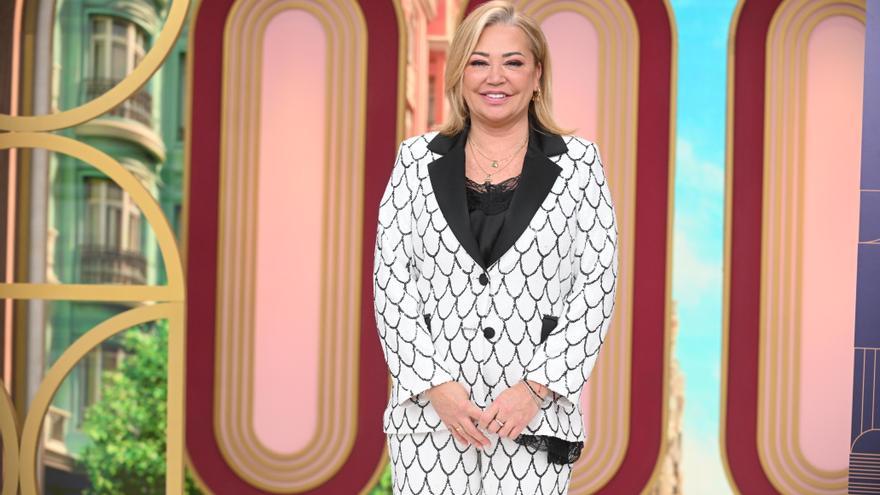 Famosos que hacen cosas