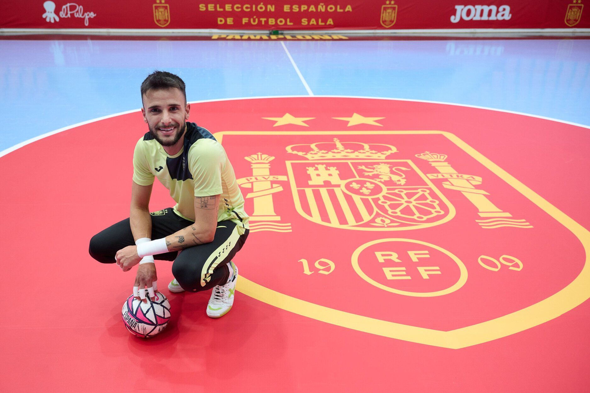 Fotos del entrenamiento de la selección española de fútbol sala en el pabellón Anaitasuna
