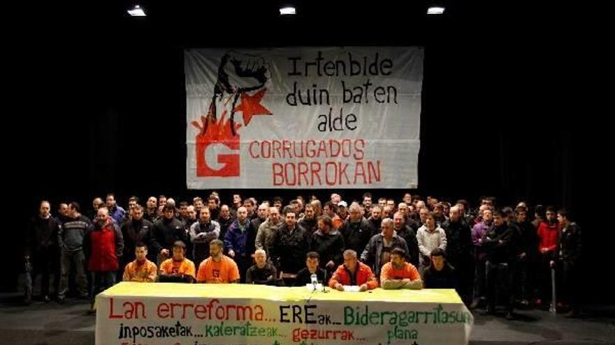 Los trabajadores de Corrugados en una rueda de prensa.