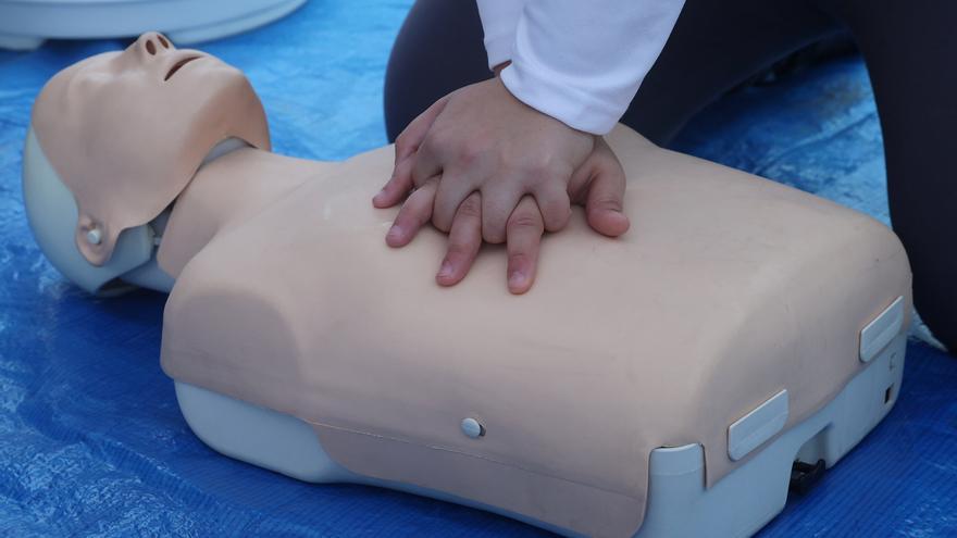 Un policía en prácticas salva la vida en Tudela a una mujer de 40 años que sufrió una parada cardiorrespiratoria