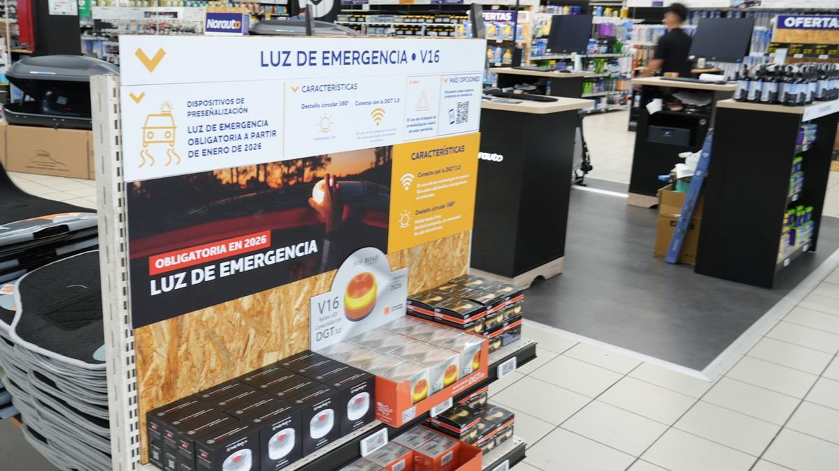 Balizas a la venta en un centro comercial.