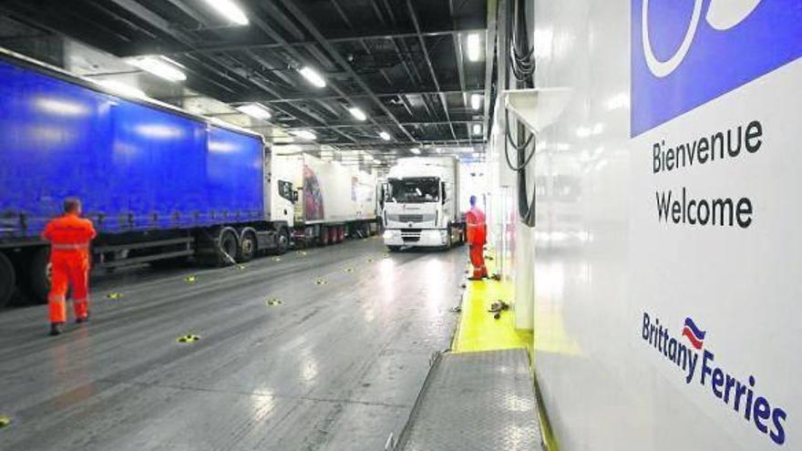 En esta travesía desembarcarán un total de 192 vehículos, además de camiones y remolques.