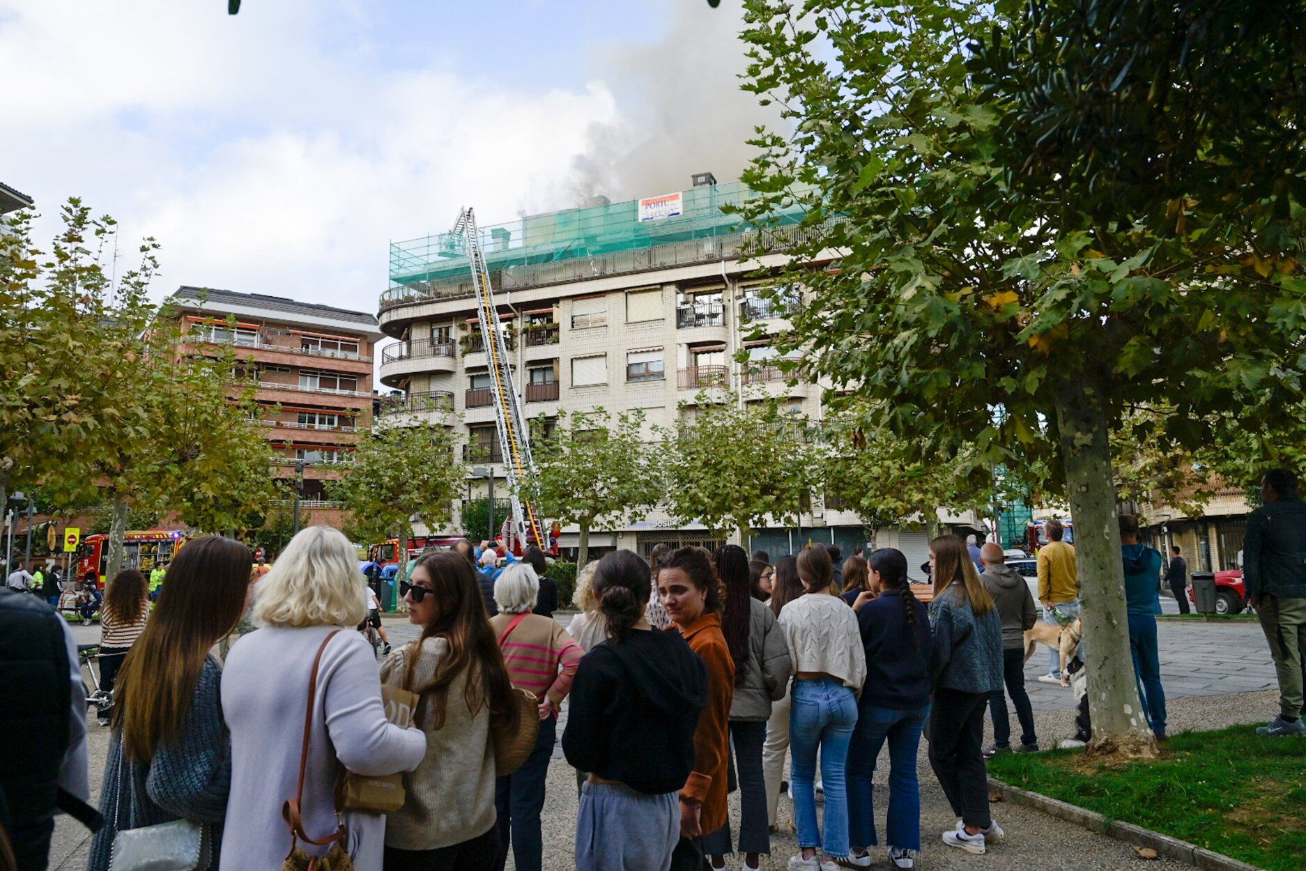 [Fotos] Se incendia un bloque de viviendas en Zumaia