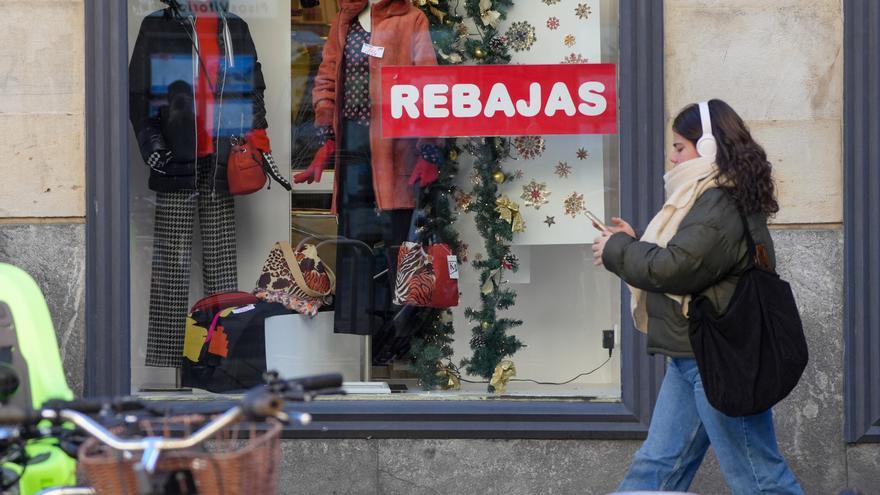 Álava transita de las compras navideñas al inicio de las rebajas con descuentos de hasta el 50%