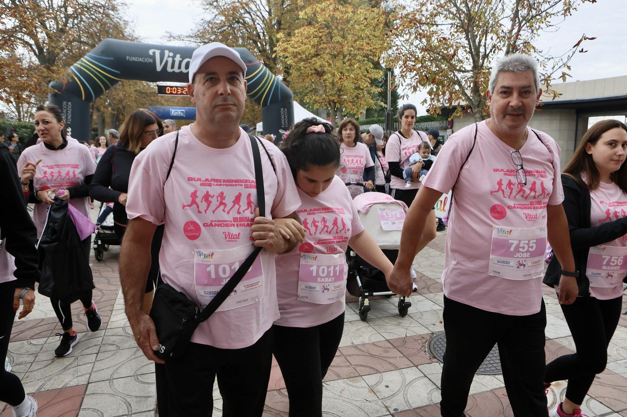En imágenes: Vitoria se vuelca con la VI Carrera Solidaria contra el Cáncer de Mama