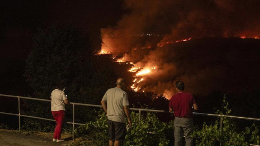 Interrumpida de nuevo la línea del AVE Madrid-Galicia por otro incendio en Ourense