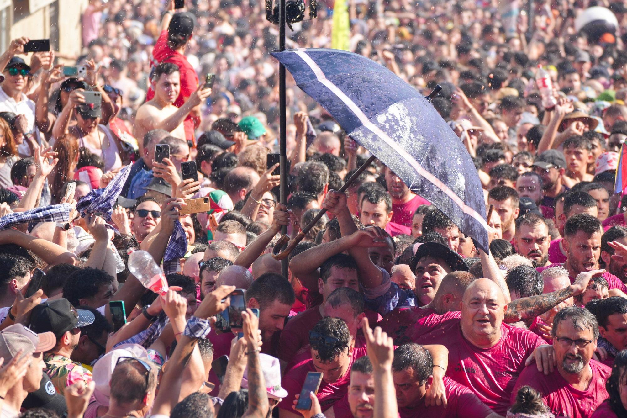 En imágenes: Así ha sido la bajada de Celedón en 2025