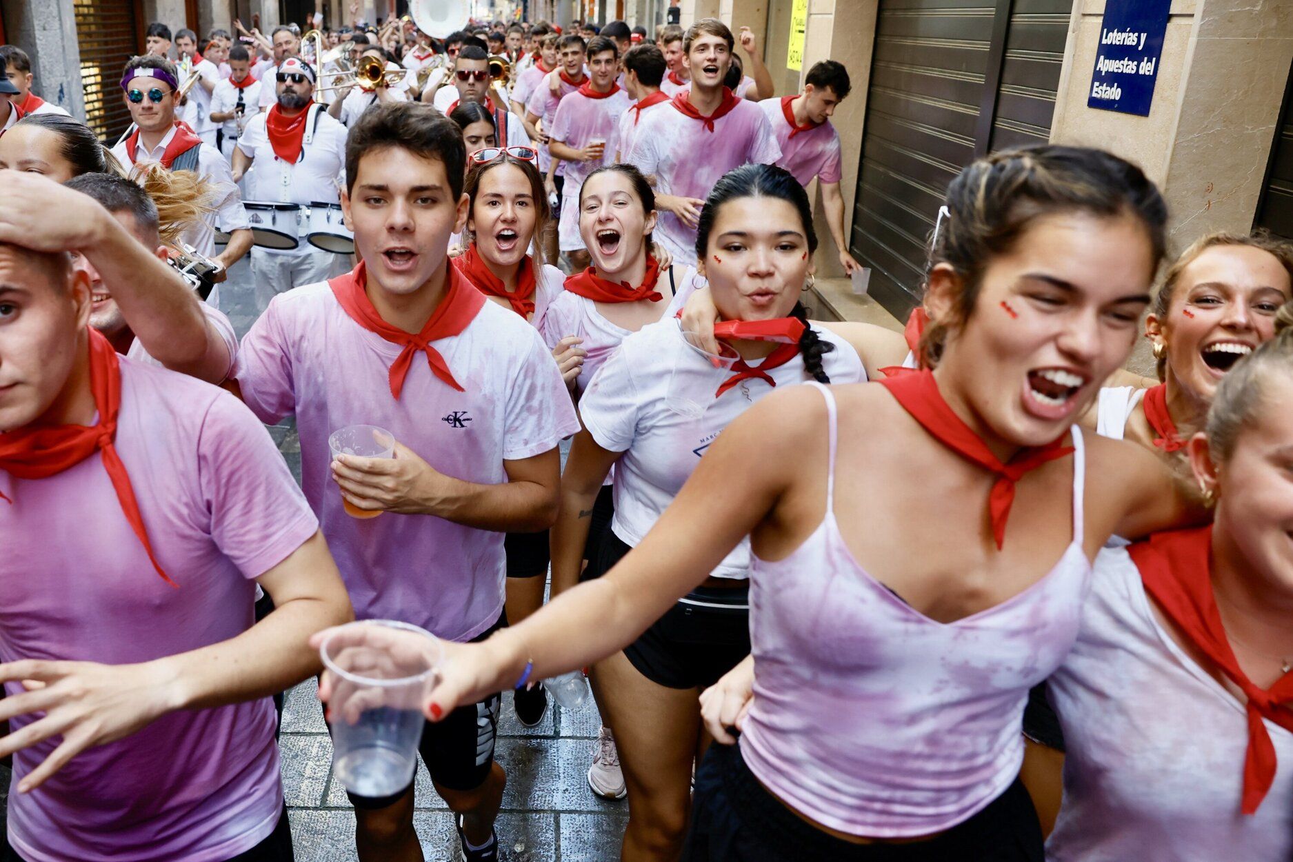 Fiesta de vino tinto en Elgoibar con el Txiki Eguna