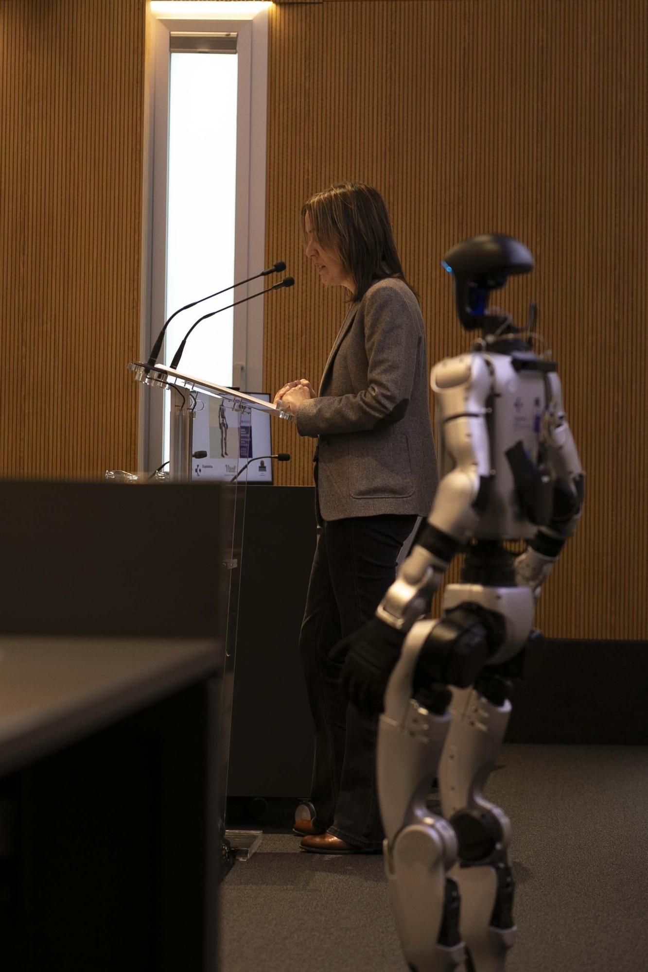 En imágenes: Así es SAAKI, el nuevo robot pediátrico que ayudará a los niños ingresados en el HUA-Txagorritxu