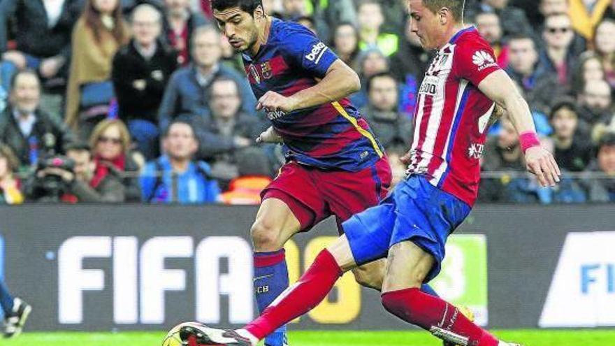 EL Barça se queda solo en la liga