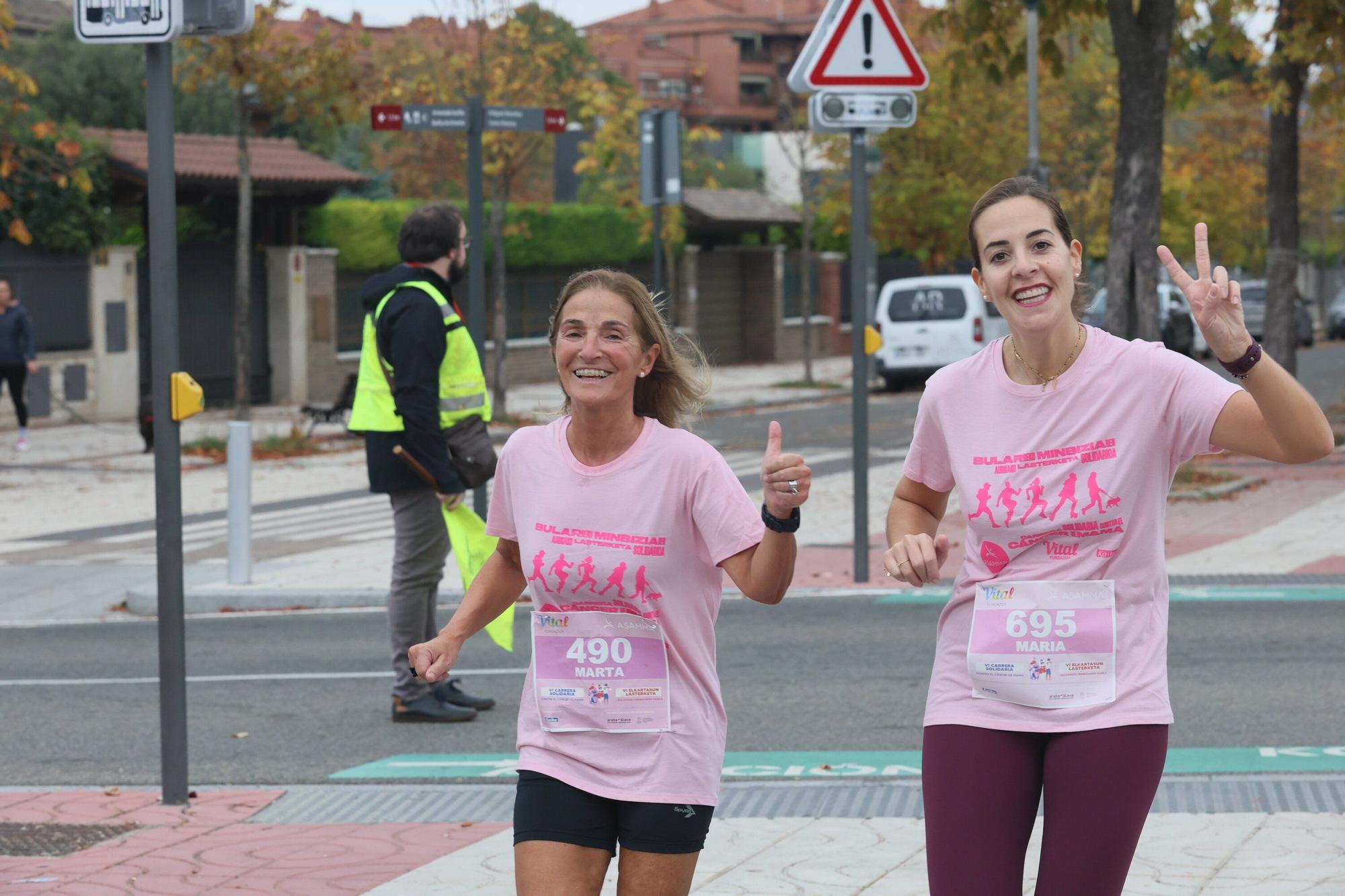 En imágenes: Vitoria se vuelca con la VI Carrera Solidaria contra el Cáncer de Mama