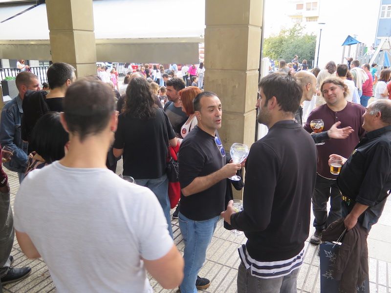 La fiesta de aniversario del bar Eire de Urretxu, en imágenes