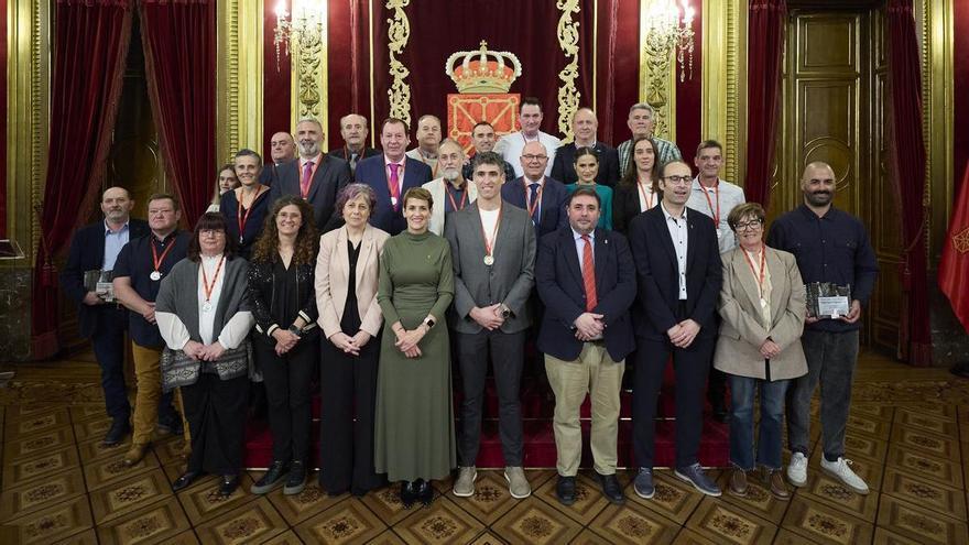 Navarra reconoce al remontista Urriza por sus éxitos deportivos y por sus valores