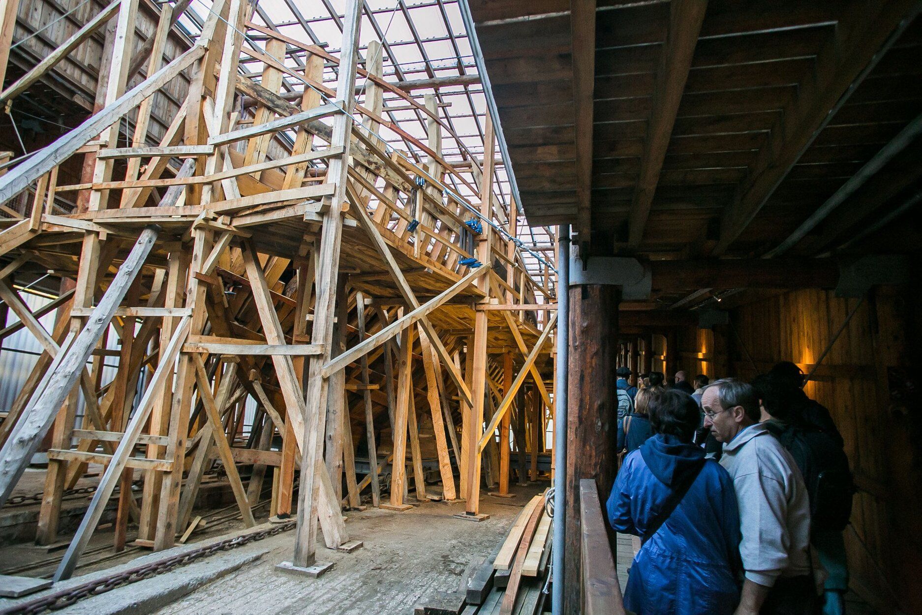 2016-10-19. Visita a la Factoría Albaola donde se construye la réplica de la Nao San Juan, ballenero vasco hundido en Canadá en 1565.