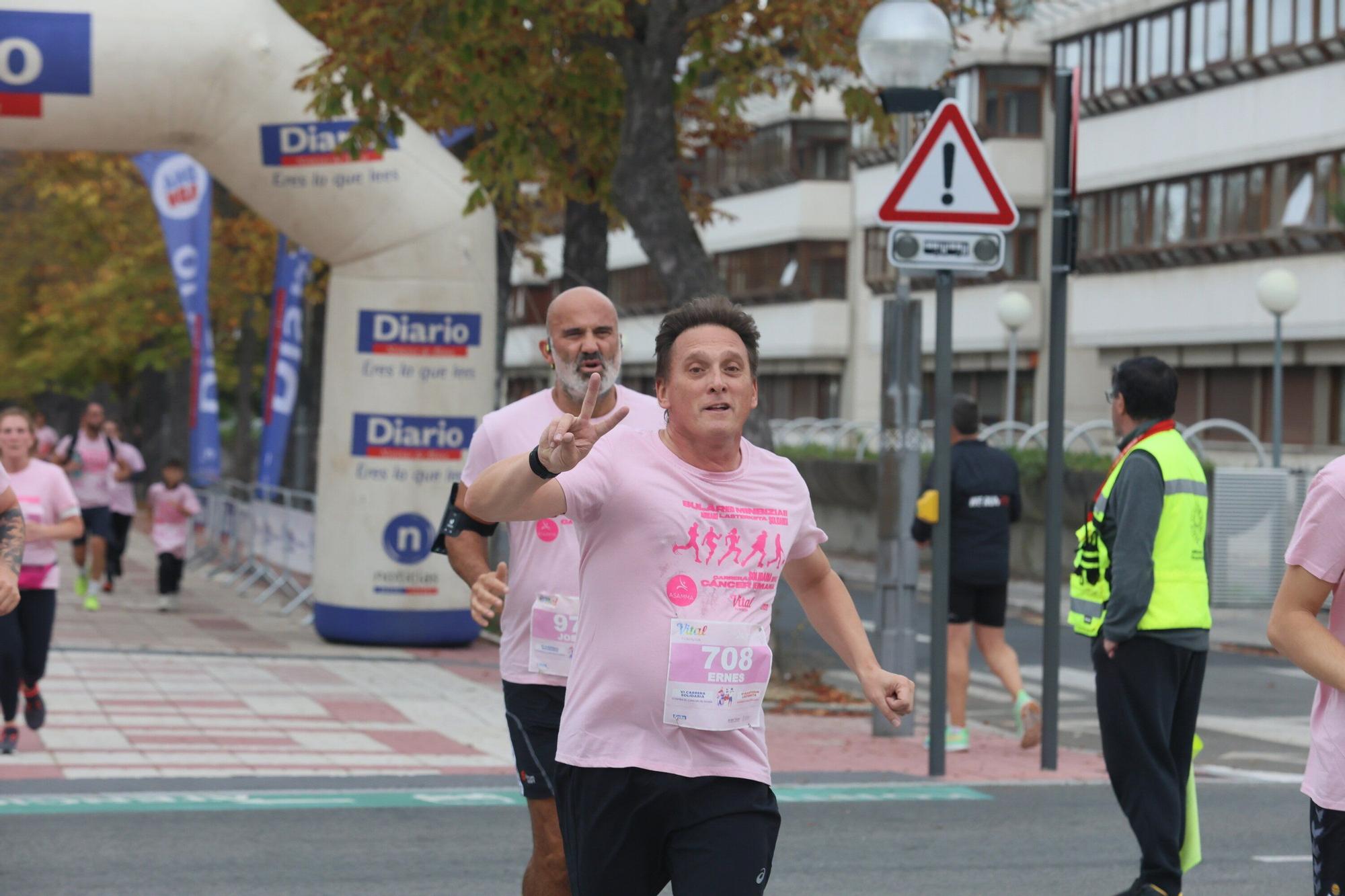 En imágenes: Vitoria se vuelca con la VI Carrera Solidaria contra el Cáncer de Mama