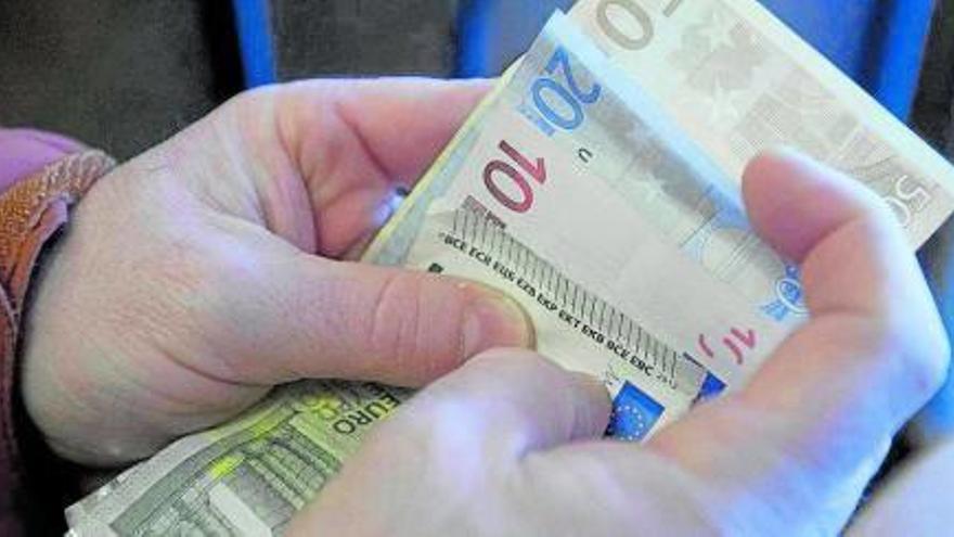 Las Juntas piden un control de las transacciones en efectivo