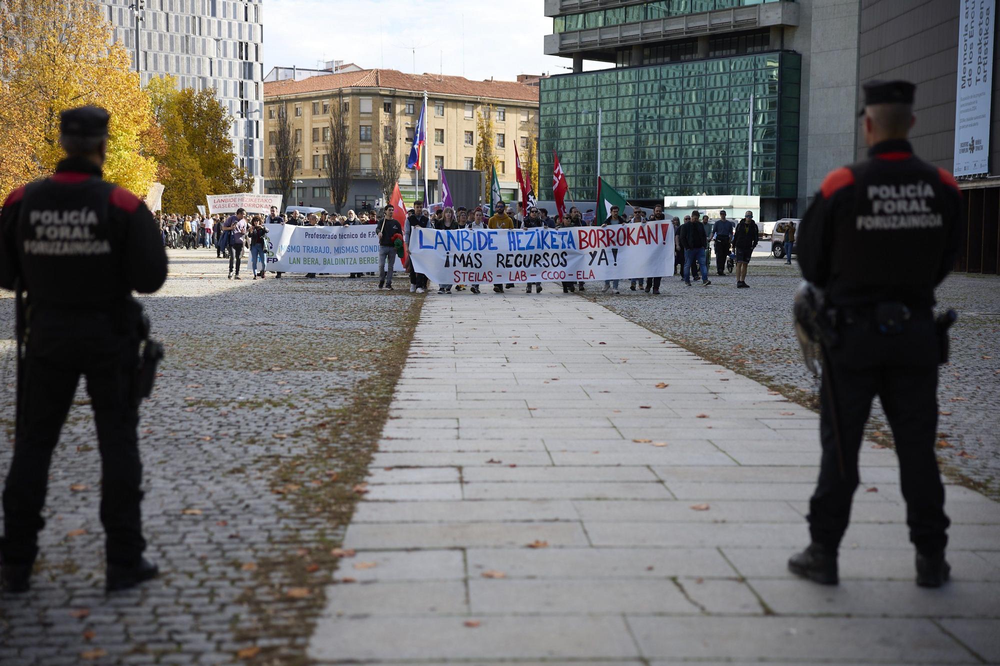 Manifestación de profesores y estudiantes de FP en Pamplona el segundo día de huelga