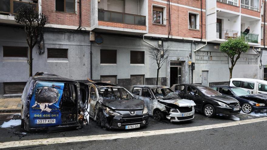 Detenido por incendiar ocho vehículos durante el verano