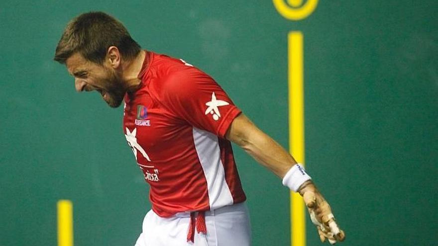 Pablo Berasaluze terminó el choque con 16 tantos.